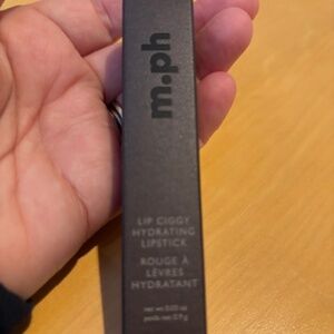 Lip Ciggy hydrating lipstick